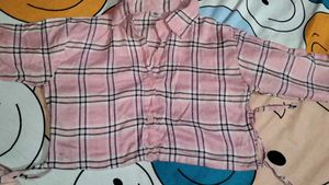 crop pink shirt
