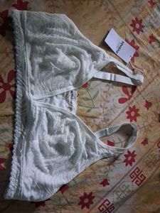 Savana White Lace Bra