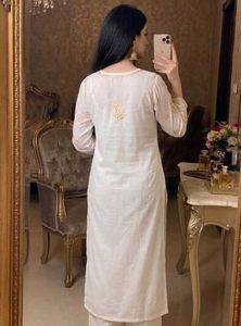 Elegant Off-white Chikankari 2-pcs Set