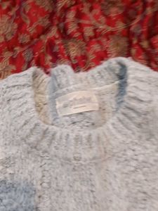 Cable Knit Sweater - Cozy &amp; Stylish