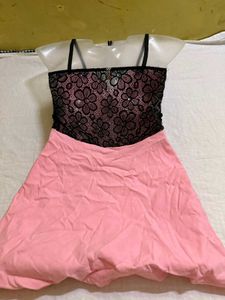 Chic Pink Lace Detail Dress