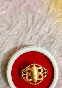 Elegant Gold Tone Ring