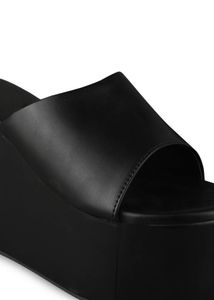 Chic Black Platform Wedge Slides