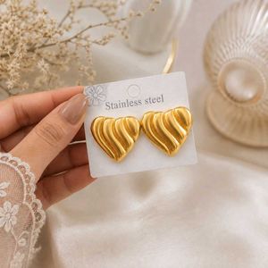 Chic Gold Heart Earrings