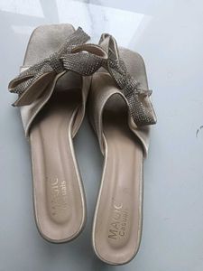 Sparkling Bow Slip-on Sandals