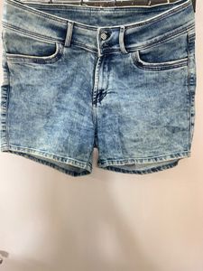 Stylish Acid Wash Denim Shorts with 2 buttons