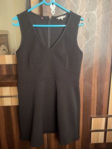 Classic Black Sleeveless V-Neck Dress