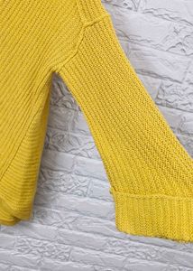 Chic Yellow V-Neck Knit Sweater