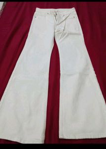 H&amp;m Off white flared jeans