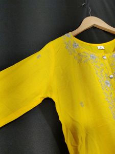 Women Yellow Kurti With Dupatta