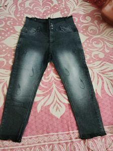 Stylish Washed Ripped Jeans
