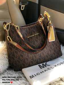 MICHAEL KORS FULTON IN STOCK*( NO BOX)