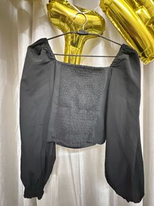 Chic Black Long Sleeve Crop Top