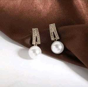 Elegant Pearl &amp; Crystal Drop Earrings
