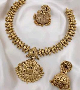 Golden Necklace Set....