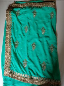✨Green Saree + Free Gift 🎁✨