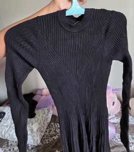 Chic Black Ribbed Knit Dress