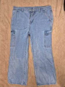 light wash women cargo jeans ◇
