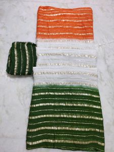 make ur independence day more spcl.with this beautiful saree..no offer.nd bargning plz..fix rate gt