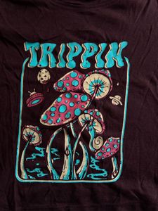 Dressberry -Brown Trippy Mushroom Graphic Tee