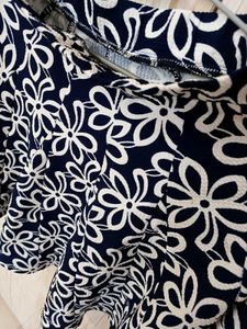 Chic Navy blue Floral Print Textured Mini Skirt
