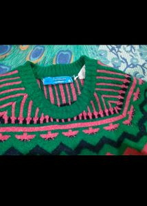 Stylish Green Patterned Sweater crop