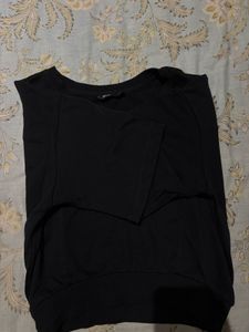 V-Neck Black Cropped Top