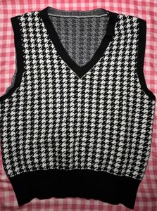 Houndstooth Sweater Vest - Chic &amp; Stylish
