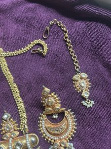2gram gold &amp; kundan &amp; geru  polish &amp; a