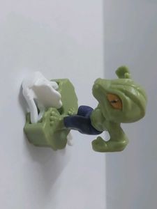 kinder joy - lizard Toy Figure