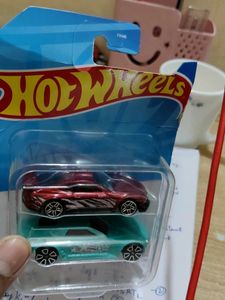 Red porche , gt runner, cyber truck green fellow