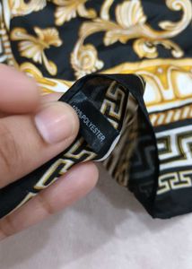 Elegant Black &amp; Gold Baroque Scarf