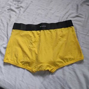 Intarsias Yellow Trunks