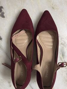 Chic Burgundy Pointed Toe Flats