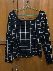 Black &amp; White Grid Long Sleeve Top