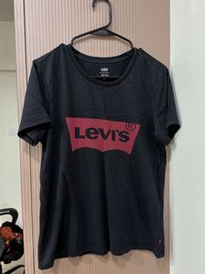 Levi's Black T-Shirt