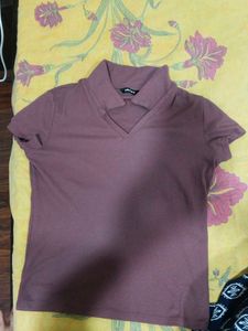 Stylish Maroon Collared V-Neck Top