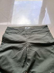 Stylish Cropped Pants with Cutout Detail