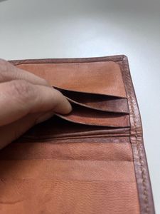 slim and light Leather Wallet