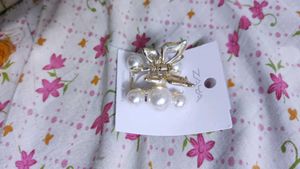 Elegant Pearl Butterfly Hair Claw