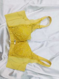 🇳🇿💫🎀Yellow Lace pushup paded Bra