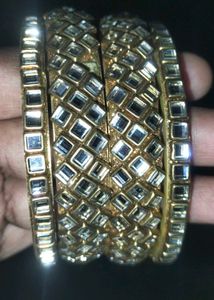 Exquisite Kundan Bangles