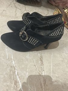 stylish boots for women