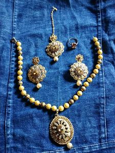 Elegant Indian Jewelry Set