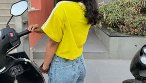 Yellow Graphic Print Cropped T-Shirt