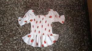 Cute strawberry top 🍓🍰