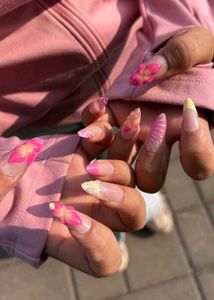 5 piece Floral Nail Art Press-Ons