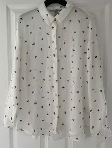 Chic White Floral Print Button-Up Shirt