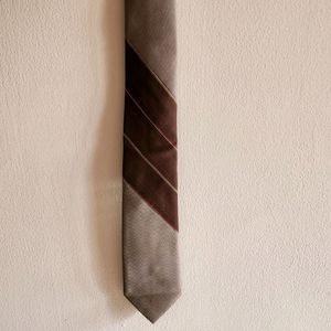 Brown Pattern Tie