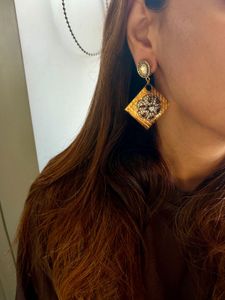 Exquisite Diamond & Gold statement  Earrings